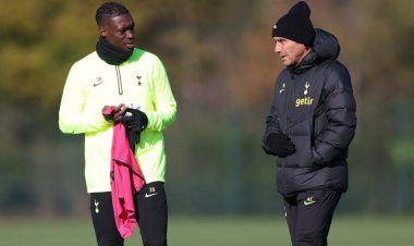 26-Year-Old Tottenham Player Demonstrates Genuine Desire to Support Club’s Emerging Talent