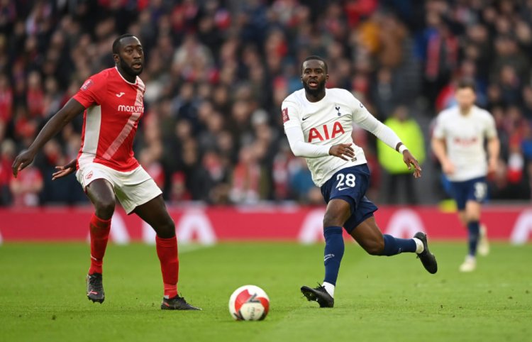 “Young Tottenham Prodigy Outplays Tanguy Ndombele and Scores in Practice Game”