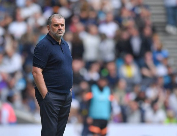 First Glimpse of Tottenham’s 18-Year-Old Newcomer at First-Team Practice